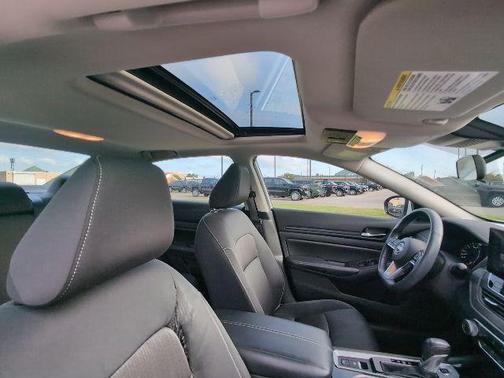 Pearl White Tricoat 2024 Nissan Altima 2.5 SV