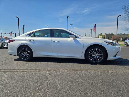 2023 Lexus ES 350 Base