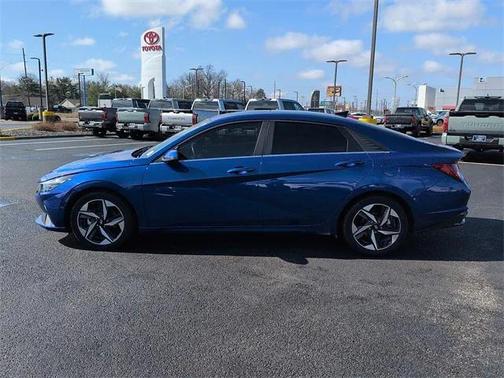 2023 Hyundai ELANTRA Limited