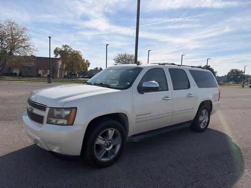 White Diamond Tricoat 2010 Chevrolet Suburban 1500 LTZ