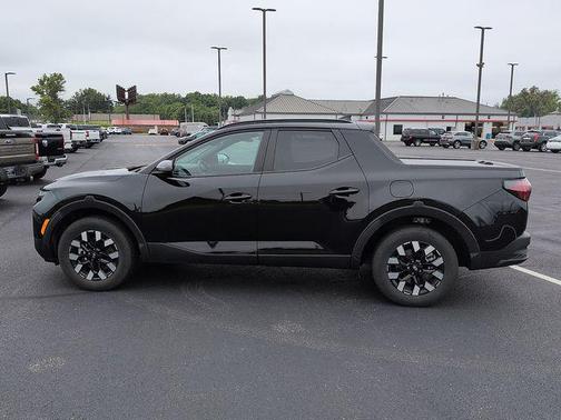 Phantom Black 2025 Hyundai SANTA CRUZ SEL Activity
