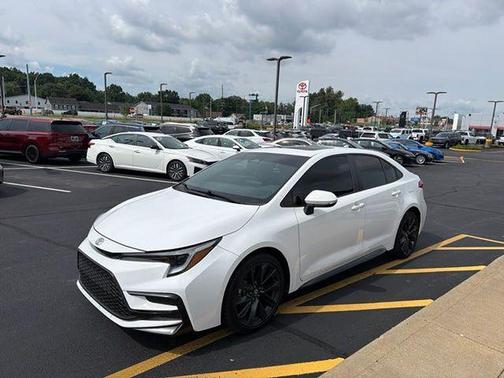 Ice Cap 2024 Toyota Corolla SE