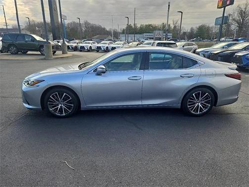 2023 Lexus ES 300h Base