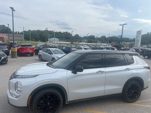 2023 Mitsubishi Outlander SE Black Edition S-AWC