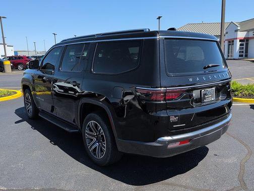 Diamond Black Crystal Pearlcoat 2022 Jeep Wagoneer Series III 4x4