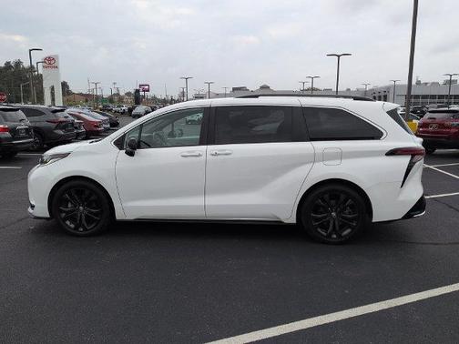 White 2022 Toyota Sienna XSE 7 Passenger
