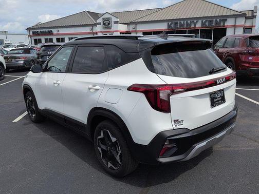 Clear White/Black Roof 2025 Kia Seltos S