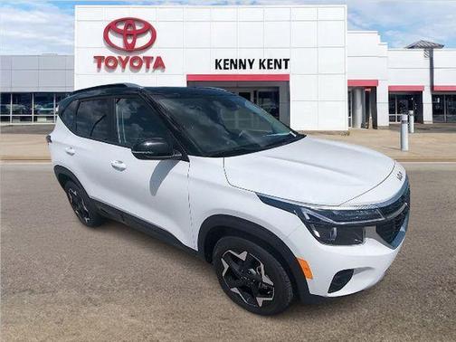 Clear White/Black Roof 2025 Kia Seltos S