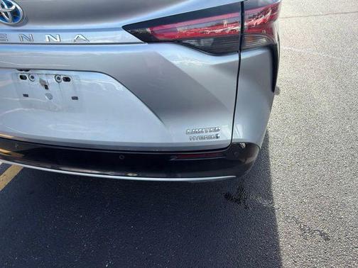 Celestial Silver Metallic 2021 Toyota Sienna Limited 7-Passenger