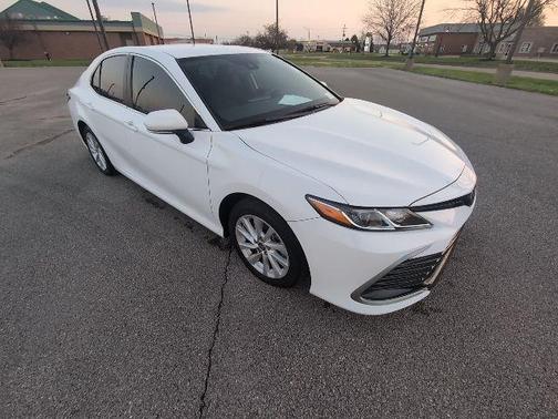 Ice Cap 2024 Toyota Camry LE