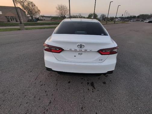 Ice Cap 2024 Toyota Camry LE