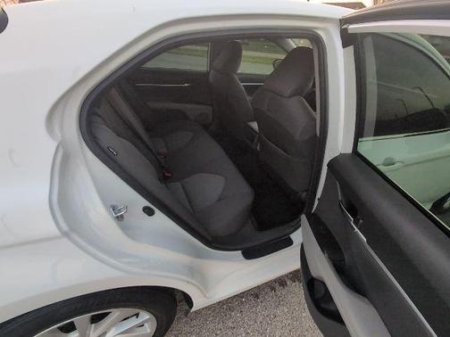 Ice Cap 2024 Toyota Camry LE