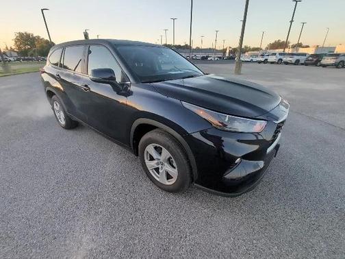 2025 Toyota Highlander LE