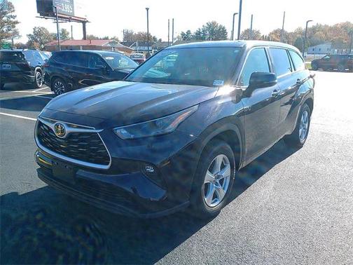 2025 Toyota Highlander LE