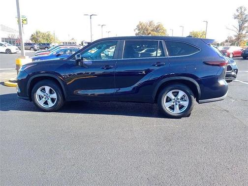 2025 Toyota Highlander LE