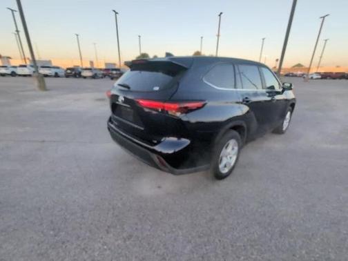 2025 Toyota Highlander LE