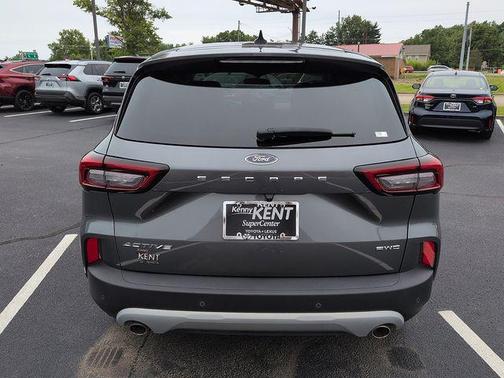 Carbonized Gray Metallic 2023 Ford Escape Active