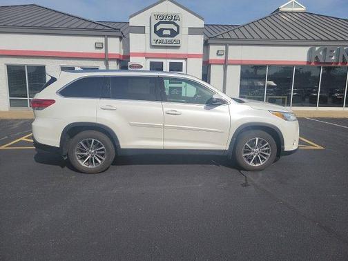 Blizzard Pearl 2019 Toyota Highlander XLE
