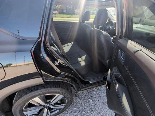 Super Black 2023 Nissan Rogue Platinum