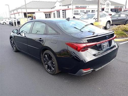 2022 Toyota Avalon Hybrid XSE