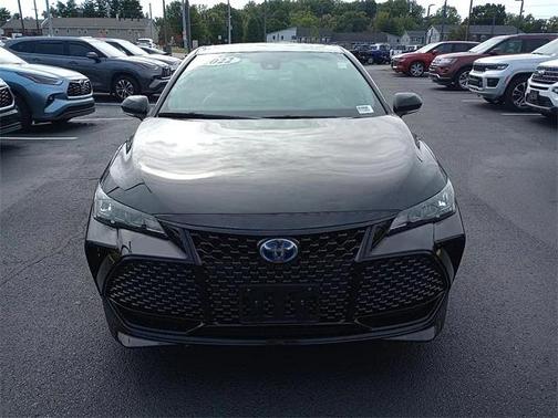 2022 Toyota Avalon Hybrid XSE