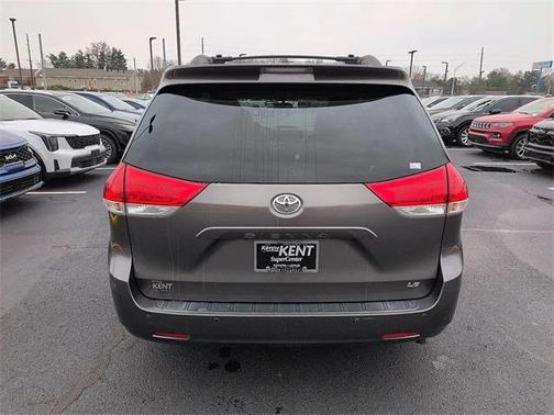 2014 Toyota Sienna LE