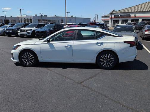 Glacier White 2025 Nissan Altima 2.5 SV