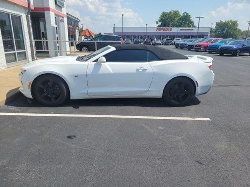 Summit White 2016 Chevrolet Camaro 2LT
