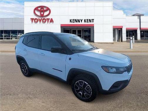 Bright White Clearcoat 2025 Jeep Compass Trailhawk