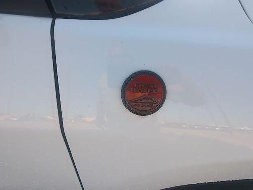 Bright White Clearcoat 2025 Jeep Compass Trailhawk