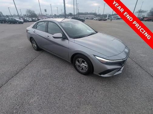 2025 Hyundai ELANTRA SE