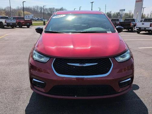 2025 Chrysler Pacifica L