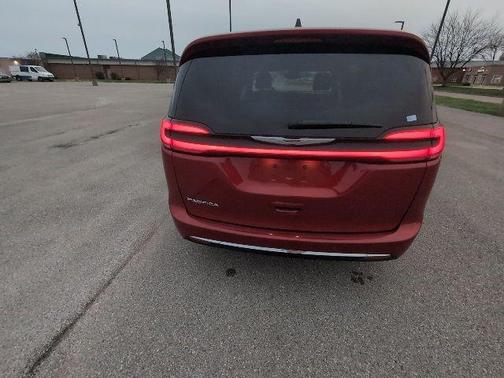 2025 Chrysler Pacifica L