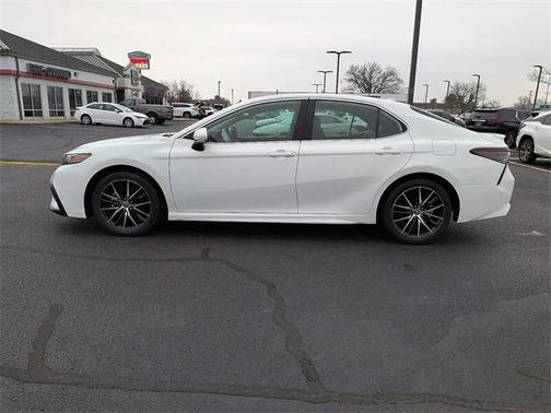 2023 Toyota Camry SE