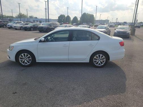 Candy White 2012 Volkswagen Jetta SE