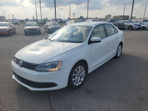 Candy White 2012 Volkswagen Jetta SE