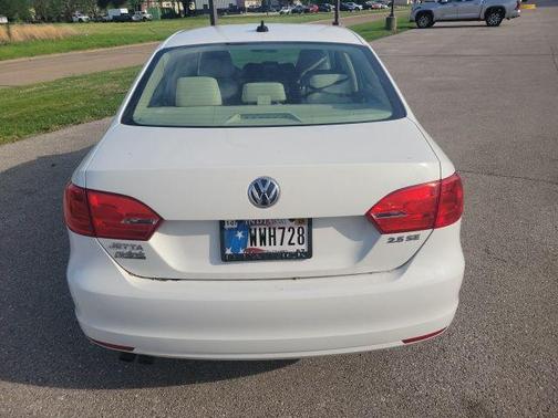 Candy White 2012 Volkswagen Jetta SE