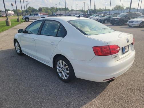 Candy White 2012 Volkswagen Jetta SE