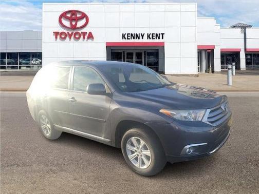 Magnetic Gray 2012 Toyota Highlander SE