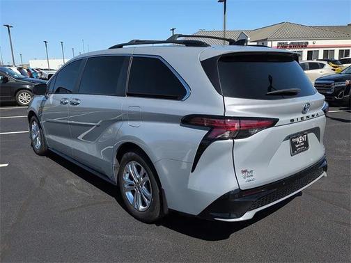 2023 Toyota Sienna XSE 7 Passenger