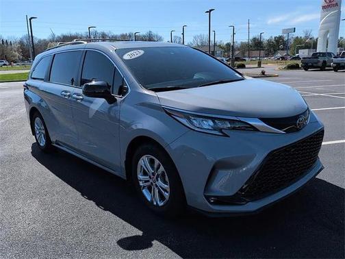 2023 Toyota Sienna XSE 7 Passenger