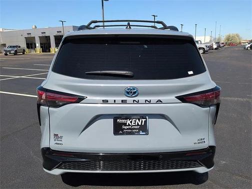 2023 Toyota Sienna XSE 7 Passenger