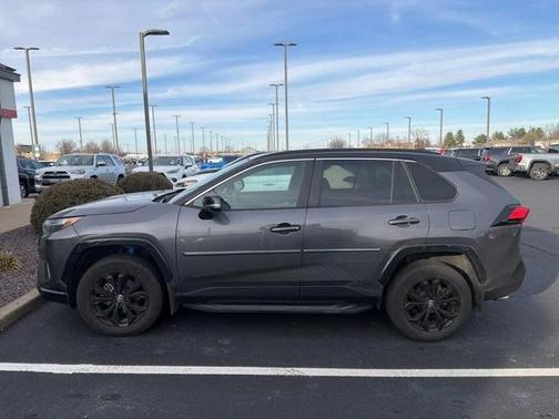 2023 Toyota RAV4 Hybrid SE