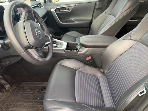2023 Toyota RAV4 Hybrid SE