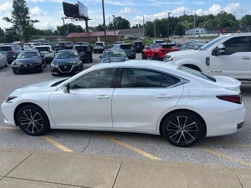 2024 Lexus ES 300h Base