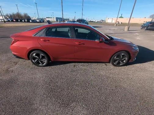 2023 Hyundai ELANTRA Limited
