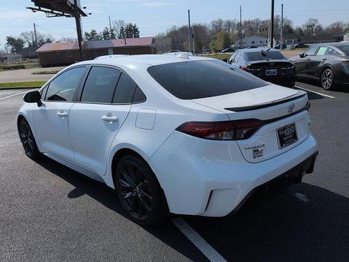 Ice Cap 2024 Toyota Corolla XSE