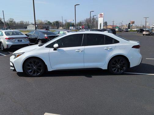 Ice Cap 2024 Toyota Corolla XSE