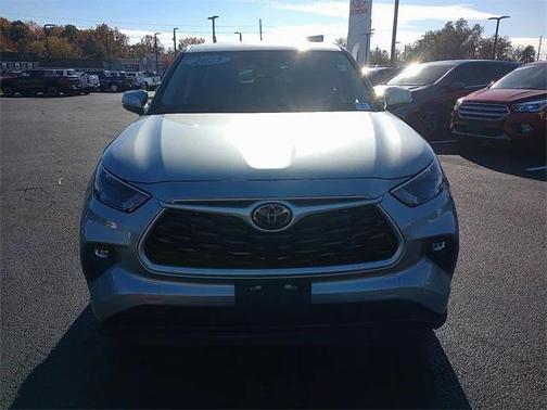 2025 Toyota Highlander LE