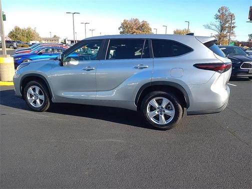 2025 Toyota Highlander LE